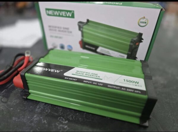 SINUSNI PRETVARAČ 1500W PRETVARAČ NAPONA