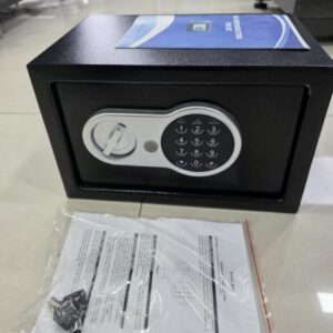 img_5033.jpeg SEF ZA ORUZJE I NOVAC 20x31x20cm